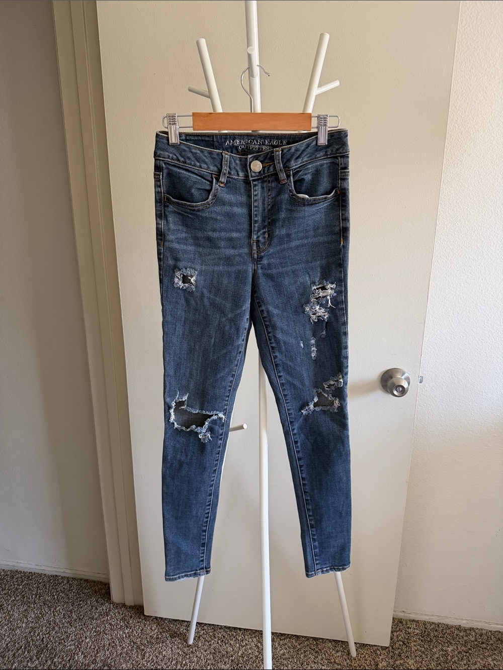 American Eagle Outfitters Distressed Dark Wash Skinny Jeans